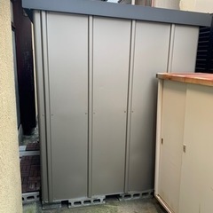 お譲り先決まりました。中古の屋外大型物置