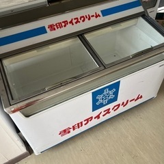 　業務用　冷凍庫　雪印　動作品