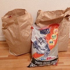 【お譲り先が決まりました】猫砂　8リットル　4袋