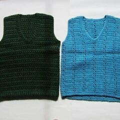 手編み毛糸　ベスト２着子供用　（未使用）