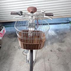 自転車　中古　Urbano　外装6段変速　オートライト　カゴリアキャリア(チャイルドシート取り付け不可)付き　鍵新品　タイヤ26インチ　カラーホワイト