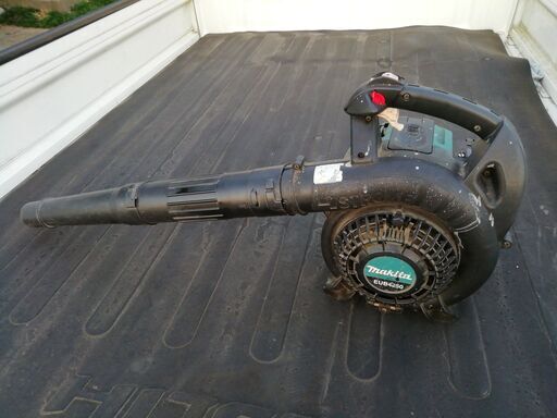 Makita マキタ エンジンブロワ／集じん機 EUB4250 4サイクルガソリンエンジン ブロアー 集塵機 送風 掃除 除草作業 ■実働品