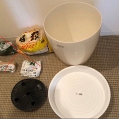 【新品未使用】大きい鉢(直径36.5cm)と受け皿セット/10号...