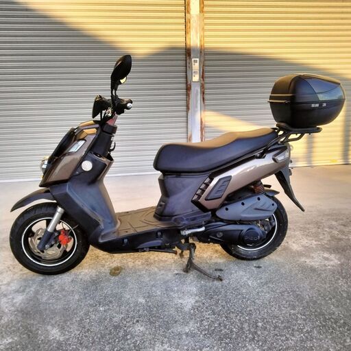 SYMのX−HOT125cc。セル一発始動。スタイリッシュなデザインのスクーター。