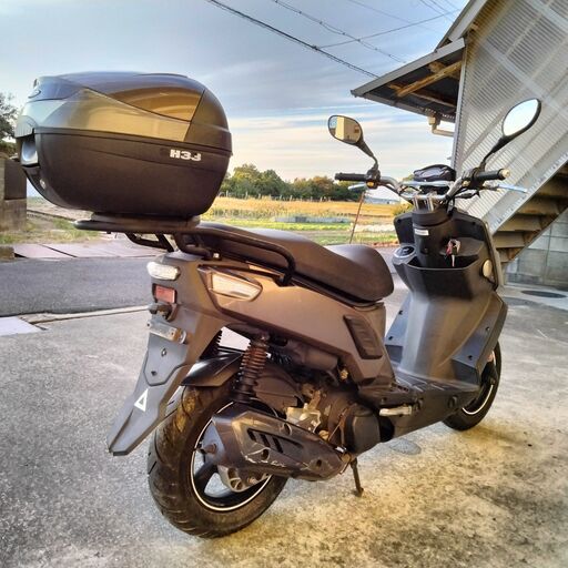 SYMのX−HOT125cc。セル一発始動。スタイリッシュなデザインの