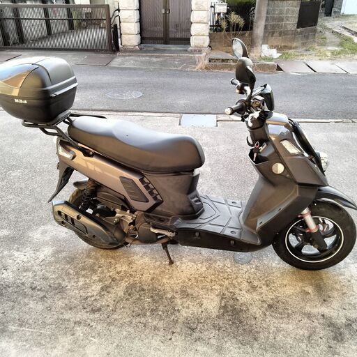 SYMのX−HOT125cc。セル一発始動。スタイリッシュなデザインのスクーター。 SYMのX−HOT125cc。セル一発始動。スタイリッシュなデザインの