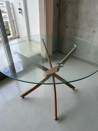 ガラス　ダイニングテーブル