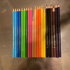 色鉛筆　2本ずつ