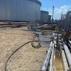 石油タンク　配管・足場組み立て　タンク内洗浄　