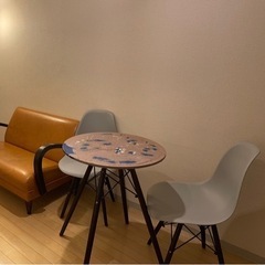 丸テーブル、椅子×２　デザイナーズ