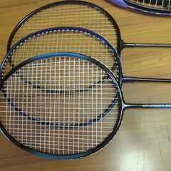 YONEX バトミントンラケット３本　テニスラケット1本