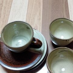 コーヒーカップ 　3客　陶器 (お引き取りのみ)