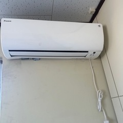 今日中に取引希望、2021年DAIKIN ルームエアコンほぼ新品...