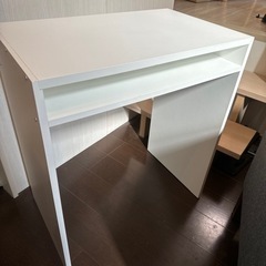 【受け取り決定】 IKEA 小さめデスク（幅65cm,奥行き40...