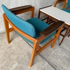 テーブル1点と椅子2点のセット(中古)