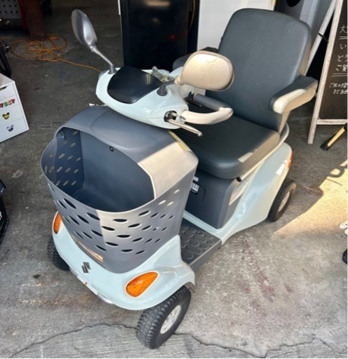 札幌市内配送可 17年製 スズキ セニアカー 電動カート ET4D7 ペール