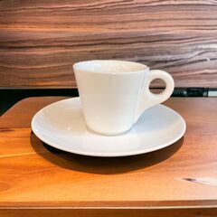 【美品】エスプレッソコーヒーカップ(皿付き)　ホワイト　陶磁器