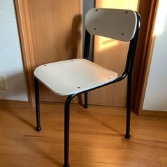 ホワイト天然木×ブラックスチール　椅子