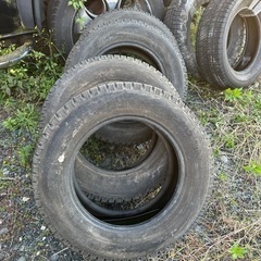 中古スタッドレス215/65R168️⃣山