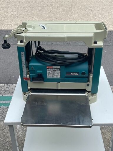【中古】マキタ 自動カンナ 304㎜ makita モデル２０１２ＮＢ 木工 大工