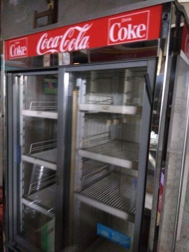 コカ・コーラの冷蔵庫（業務用）