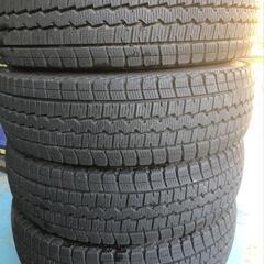 195.80R15.  107
ハイエース　タイヤ