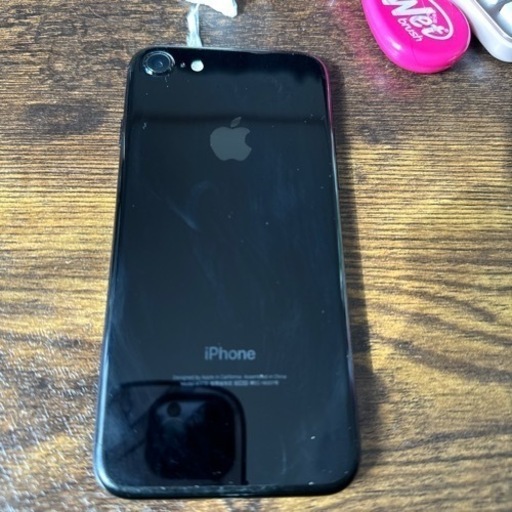 iPhone7黒 SiMフリー？