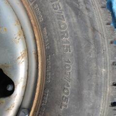 値下げ🎊⛄ハイエースのスタッドレスタイヤ