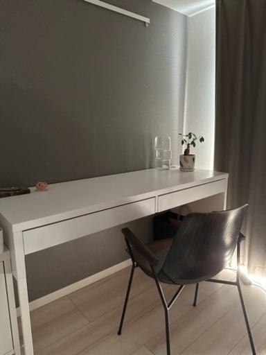 IKEA 逃げ回り ミッケ 机 ホワイト