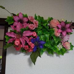 ピンクの花の壁飾り