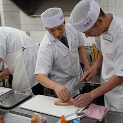 世界的に愛される寿司の伝統を学校の講師として指導しませんか？