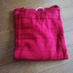 Mサイズ　セーター（赤、カーキ色）各1着ずつ