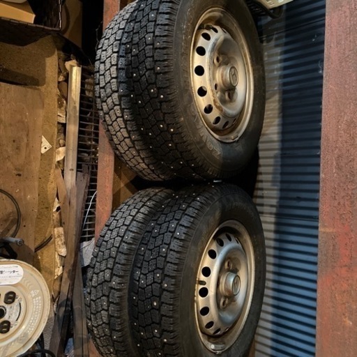 145R12 スパイクタイヤ 軽自動車用です