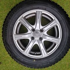 スタッドレスタイヤ 185/65R15