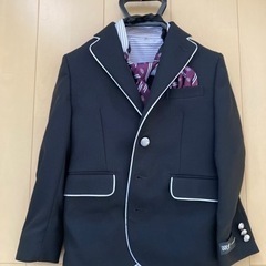 男児、入学式や卒園式用のスーツ