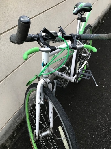 自転車　クロスバイク　ロードバイク