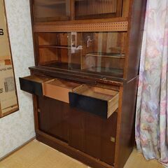 食器棚【無料】函館市の実家に引き取りに来れる方　日時限定