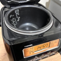 東芝　TOHSHIBA 炊飯器 3合炊き　ブラック