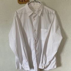 GＵ　ホワイトシャツ　Ｍサイズ