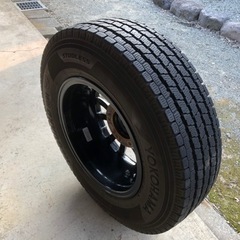 【12月中の受け渡しに限りお値引き交渉承ります】ハイエース★スタッドレスタイヤ&ホイール4本セット★195/80 R15