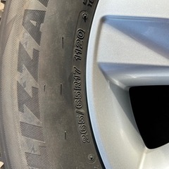 取引予定者有』ブリヂストン スタッドレス ハイラックス125系17インチ 