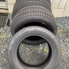 決まりました！ブリヂストンスタットレス225/55R17  VRX2