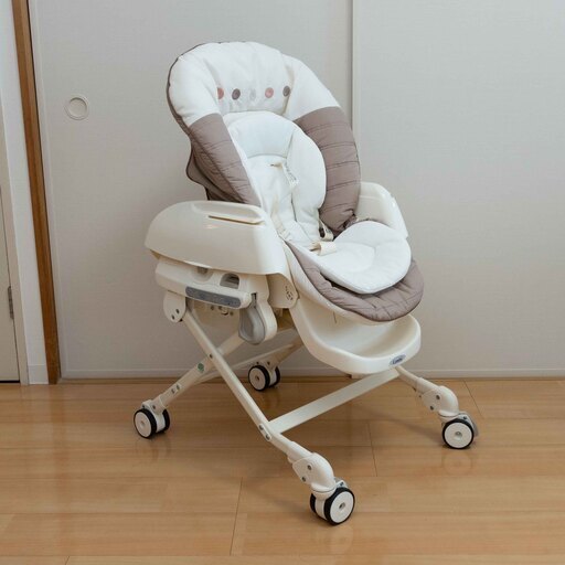 combi ネムリラ　オートスウィング　ハイローチェア電動