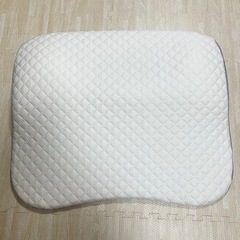 【お取引中】ニトリ　枕　カバー付き