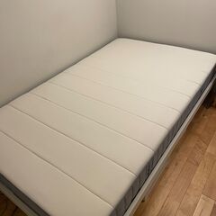 [IKEA] マットレスとベッドフレームのセット、セミダブル 1...