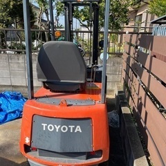 TOYOTA フォークリフトバッテリー車　バッテリー弱いです。 TOYOTA フォークリフトバッテリー車 バッテリー弱いです。