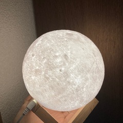 【取引中】ルナプライマル　お月様ライト　タッチタイプ　間接照明