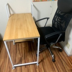 テーブルと応接椅子