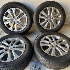 【値下げしました】トヨタ純正アルミ　タイヤ　ナット付き