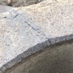 石臼（高さ約40cm）